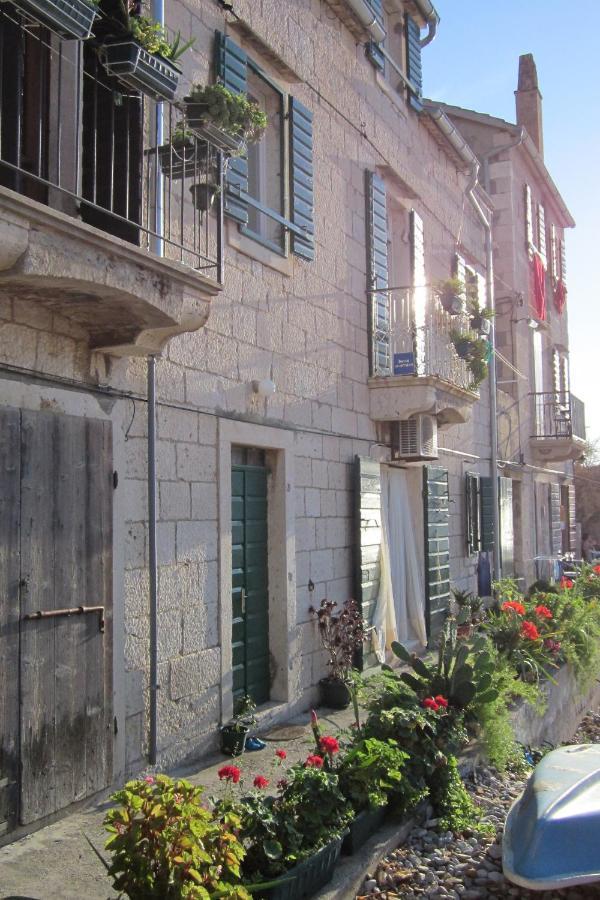 Apartments By The Sea Komiza, Vis - 8533 Esterno foto